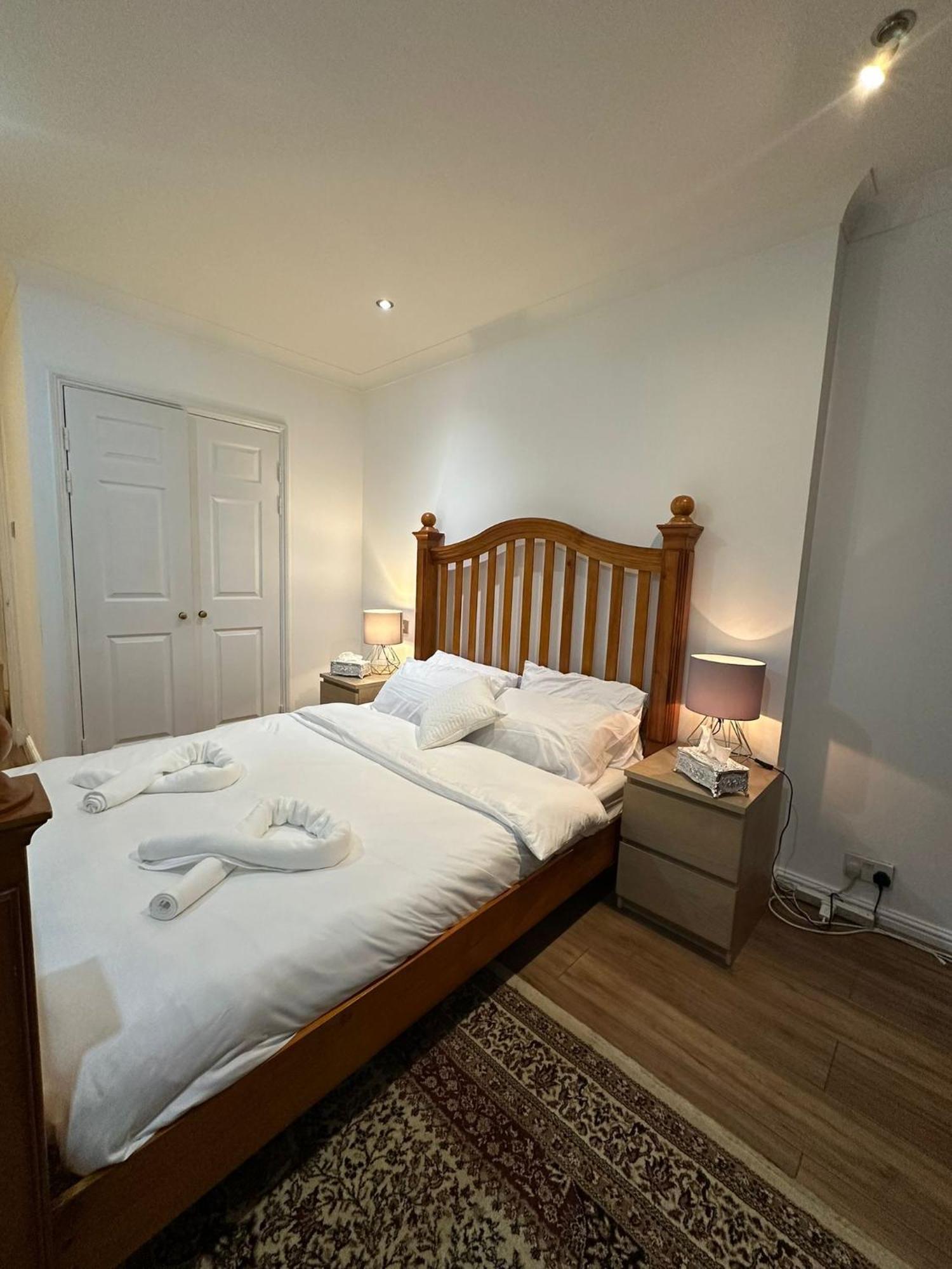 1 Bedroom With Security 24 *
